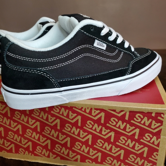 Vans Bearcat Black/White Men Size 8, equivalent to Women Size 9.5 - Picture 4 of 10